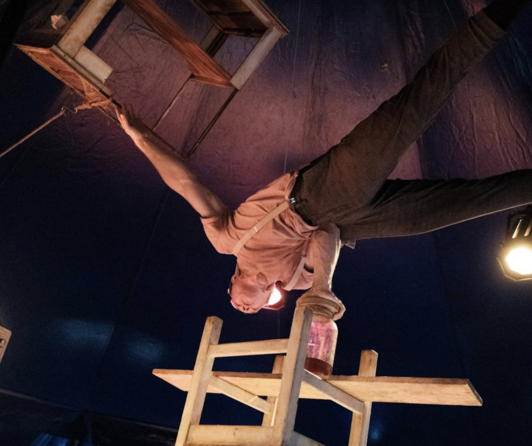 Teacrobat